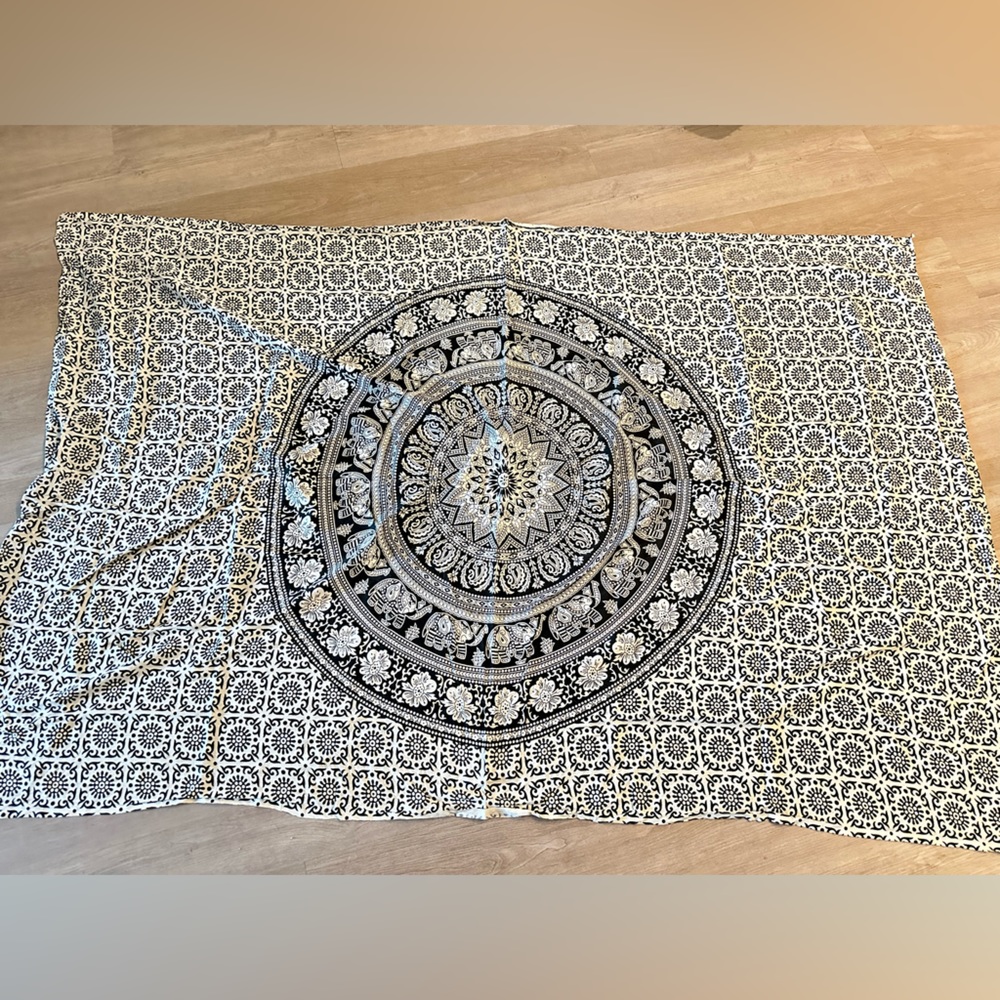 Wall Tapestry - Picture 3 of 3